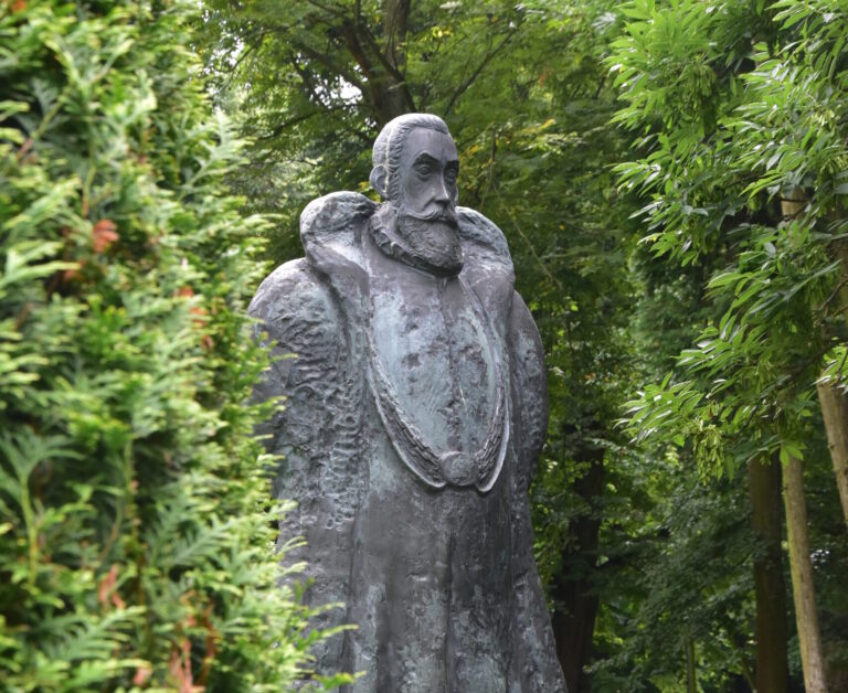 Pomnik Jana Kochanowskiego